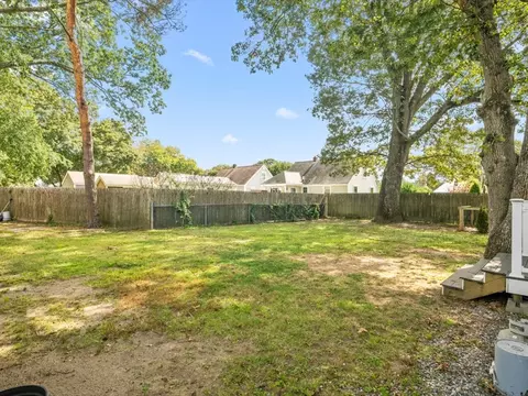Exterior - 40 Buttonwoods Ave, Warwick, RI 02886 photo 5 of 5