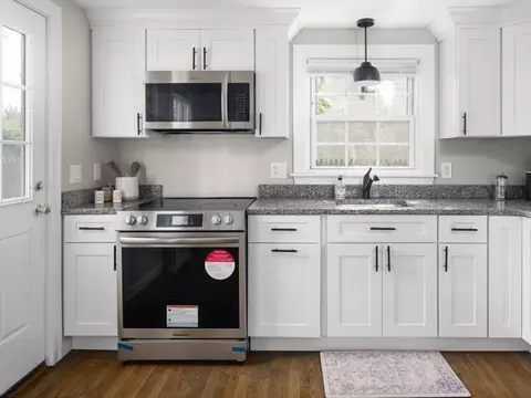 Kitchen - 40 Buttonwoods Ave, Warwick, RI 02886 photo 1 of 4