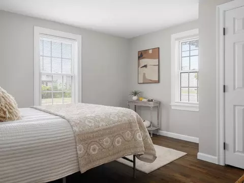 Bedroom - 40 Buttonwoods Ave, Warwick, RI 02886 photo 1 of 6