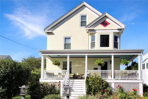 99 Roseneath Ave, Newport, RI 02840