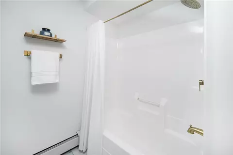 Bath - 126 Uncas St, Warwick, RI 02889 photo 2 of 2