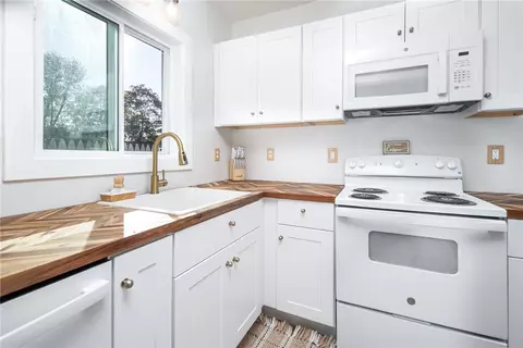 Kitchen - 126 Uncas St, Warwick, RI 02889 photo 1 of 3