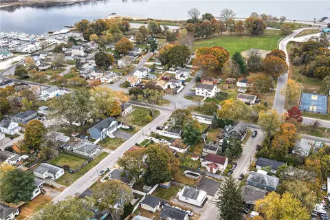 View/Area - 126 Uncas St, Warwick, RI 02889 photo 3 of 3