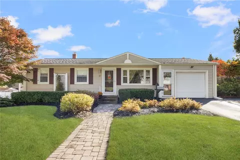 82 Doolittle St, Coventry, RI 02816