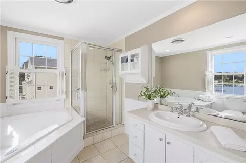 Bath - 66 Dory Rd, Warwick, RI 02886 photo 5 of 6