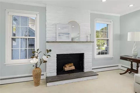 Living - 66 Dory Rd, Warwick, RI 02886 photo 2 of 4