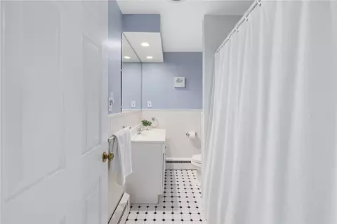 Bath - 66 Dory Rd, Warwick, RI 02886 photo 2 of 6