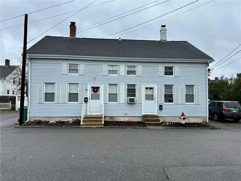 81 W Pontiac St, Warwick, RI 02886