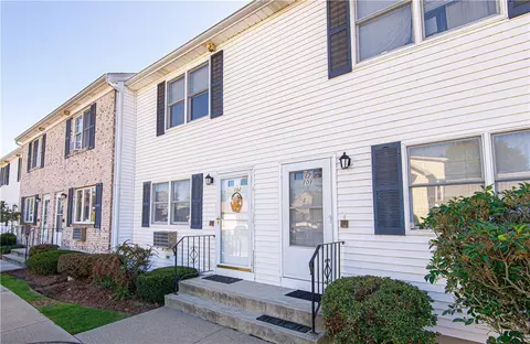 17 Packard Ave #B-1-105, North Providence, RI 02911