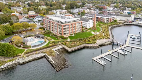 341 Thames St #109S, Bristol, RI 02809