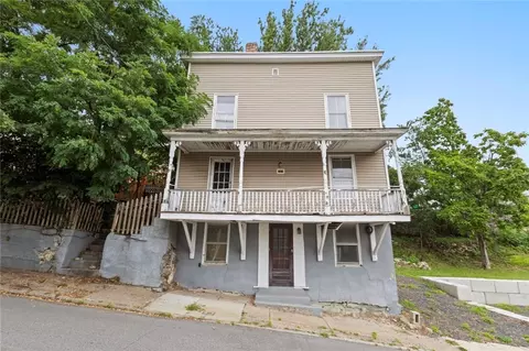 99 Cato St, Woonsocket, RI 02895