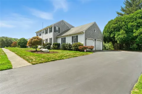71 Paddock Dr, Warwick, RI 02886