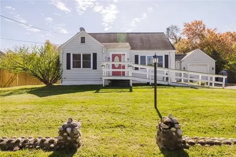 495 Hooper St, Tiverton, RI 02878