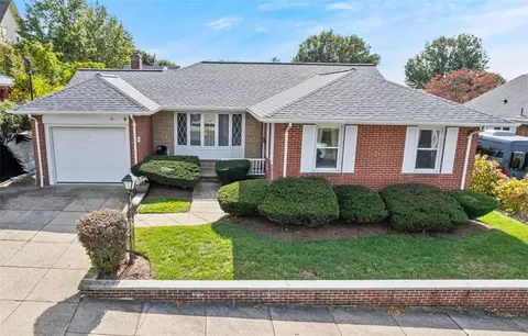 14 Stonelaw Ave, Providence, RI 02908