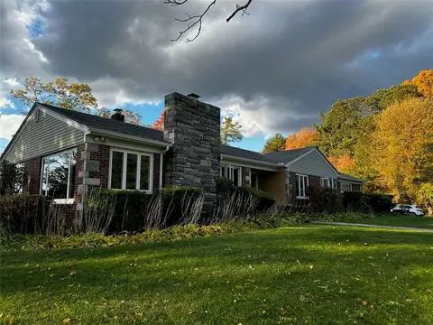 18 Reservoir Ave, Johnston, RI 02919