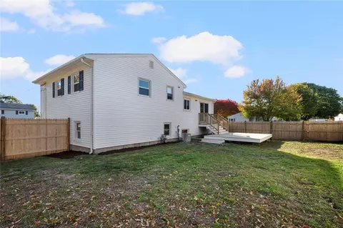 Exterior - 95 Kerri Lyn Rd, Warwick, RI 02889 photo 3 of 5