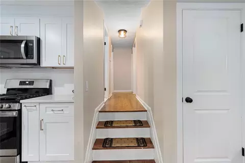 Entry Way - 95 Kerri Lyn Rd, Warwick, RI 02889 photo 1 of 2