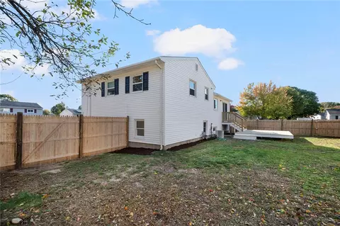 Exterior - 95 Kerri Lyn Rd, Warwick, RI 02889 photo 2 of 5