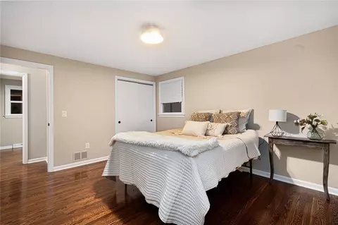 Bedroom - 95 Kerri Lyn Rd, Warwick, RI 02889 photo 2 of 5