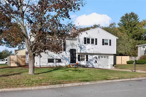 Exterior - 95 Kerri Lyn Rd, Warwick, RI 02889 photo 5 of 5