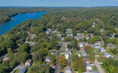 12 Overlook Rd, Narragansett, RI 02882