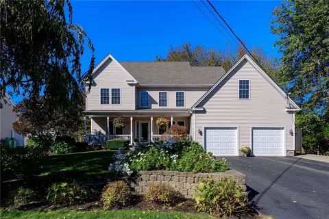 30 Clifford Dr, Westerly, RI 02891