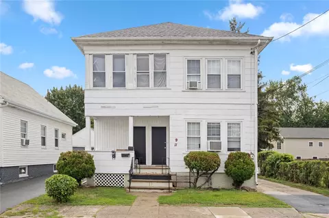 9 Southern St, Cranston, RI 02920