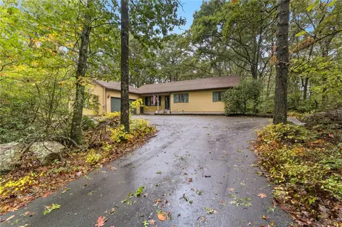 482 Bulgarmarsh Rd, Tiverton, RI 02878
