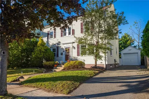 15 Wheeler Ave, Cranston, RI 02905