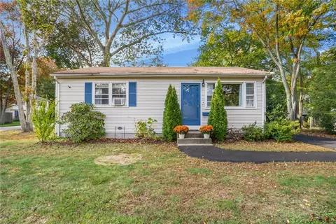 15 Obadiah Ave, Warwick, RI 02889