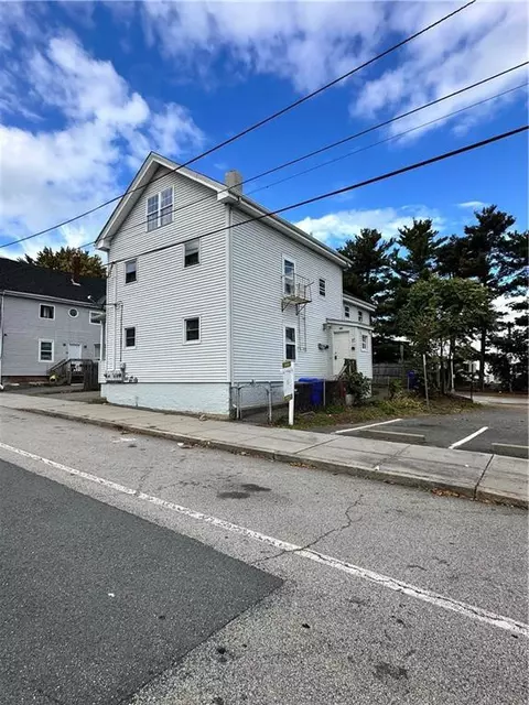 47 Grace St, Pawtucket, RI 02860