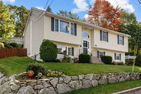 56 Arland Ct, Woonsocket, RI 02895