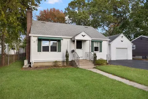 120 Gould Ave, Warwick, RI 02888