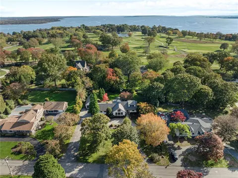 240 Narragansett Bay Ave, Warwick, RI 02889