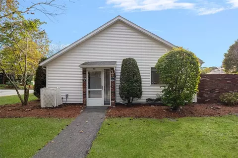 931 Williamsburg Cir, Warwick, RI 02886