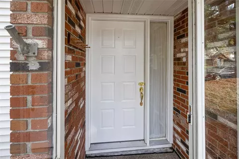 Entry Way - 931 Williamsburg Cir, Warwick, RI 02886 photo 1 of 1