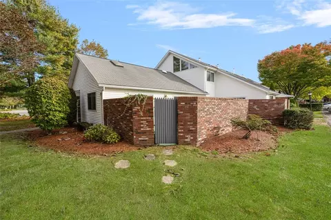 Exterior - 931 Williamsburg Cir, Warwick, RI 02886 photo 6 of 10