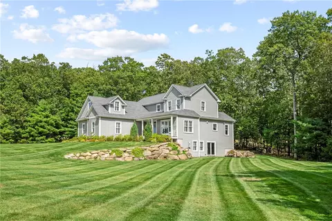 64 Knight View Dr, West Greenwich, RI 02817