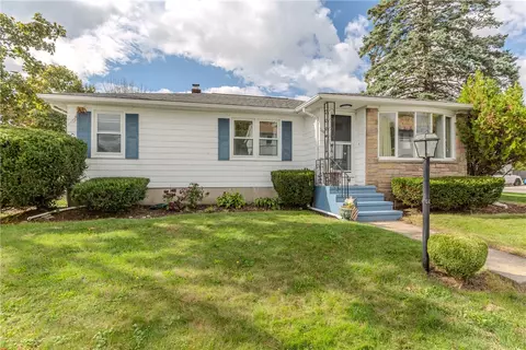 200 Princess Ave, Cranston, RI 02920