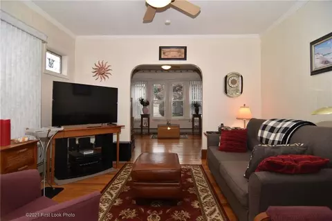 Living - 61 Warwick St, Woonsocket, RI 02895 photo 5 of 7