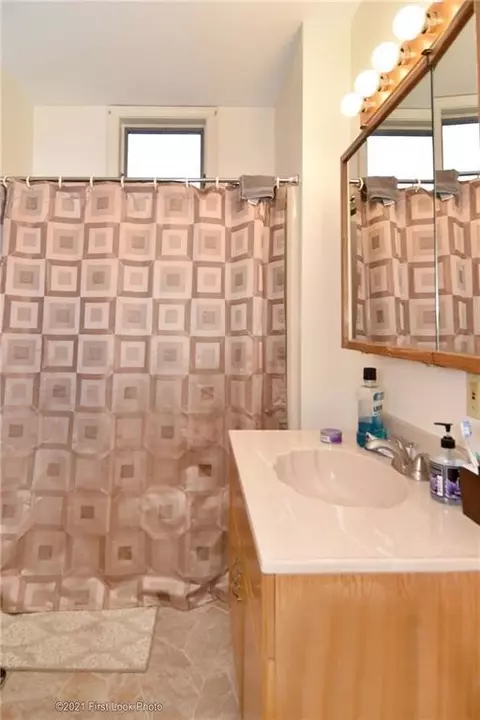 Bath - 61 Warwick St, Woonsocket, RI 02895 photo 3 of 3