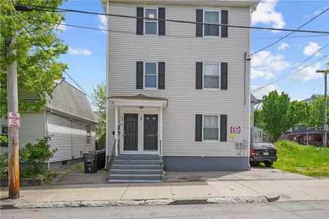 158 Newell Ave, Pawtucket, RI 02860