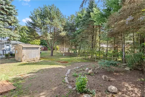 Exterior - 21 Lear Dr, Coventry, RI 02816 photo 5 of 6