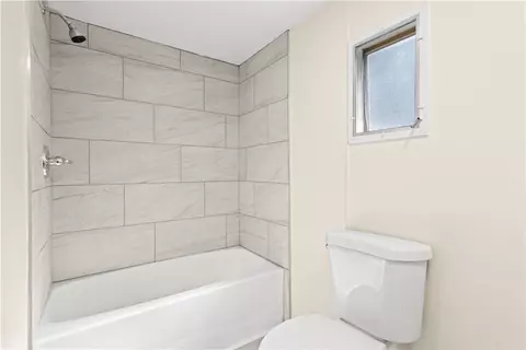 Bath - 21 Lear Dr, Coventry, RI 02816 photo 3 of 3
