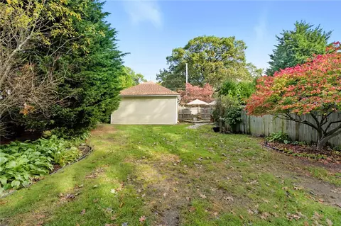 Exterior - 117 Spring Green Rd, Warwick, RI 02888 photo 4 of 15