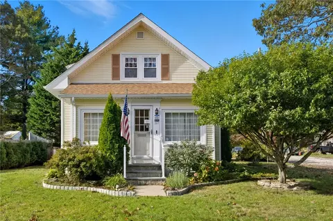 117 Spring Green Rd, Warwick, RI 02888