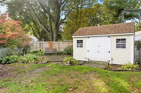 Exterior - 117 Spring Green Rd, Warwick, RI 02888 photo 7 of 15