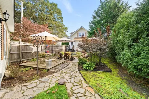 Exterior - 117 Spring Green Rd, Warwick, RI 02888 photo 6 of 15