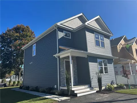 65 Cedarbrook Rd, Pawtucket, RI 02861