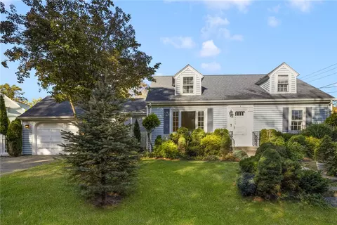 2 Preserved Arnold Ct, Lincoln, RI 02865